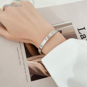    アクセサリー１８新作ユニセックス 最新2026 2026の爽やかなスタイル激安 ブランド 通販カルティエ.