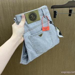 有用性が高い便利アイテム 今季トレンド 優しい印象を与えてくれアルマーニコピー 商品 ブランドブランド ジーンズ..